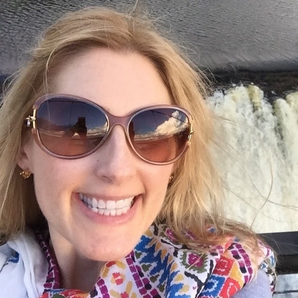 Meet your Posher, Jennifer - Picture 1 of 1